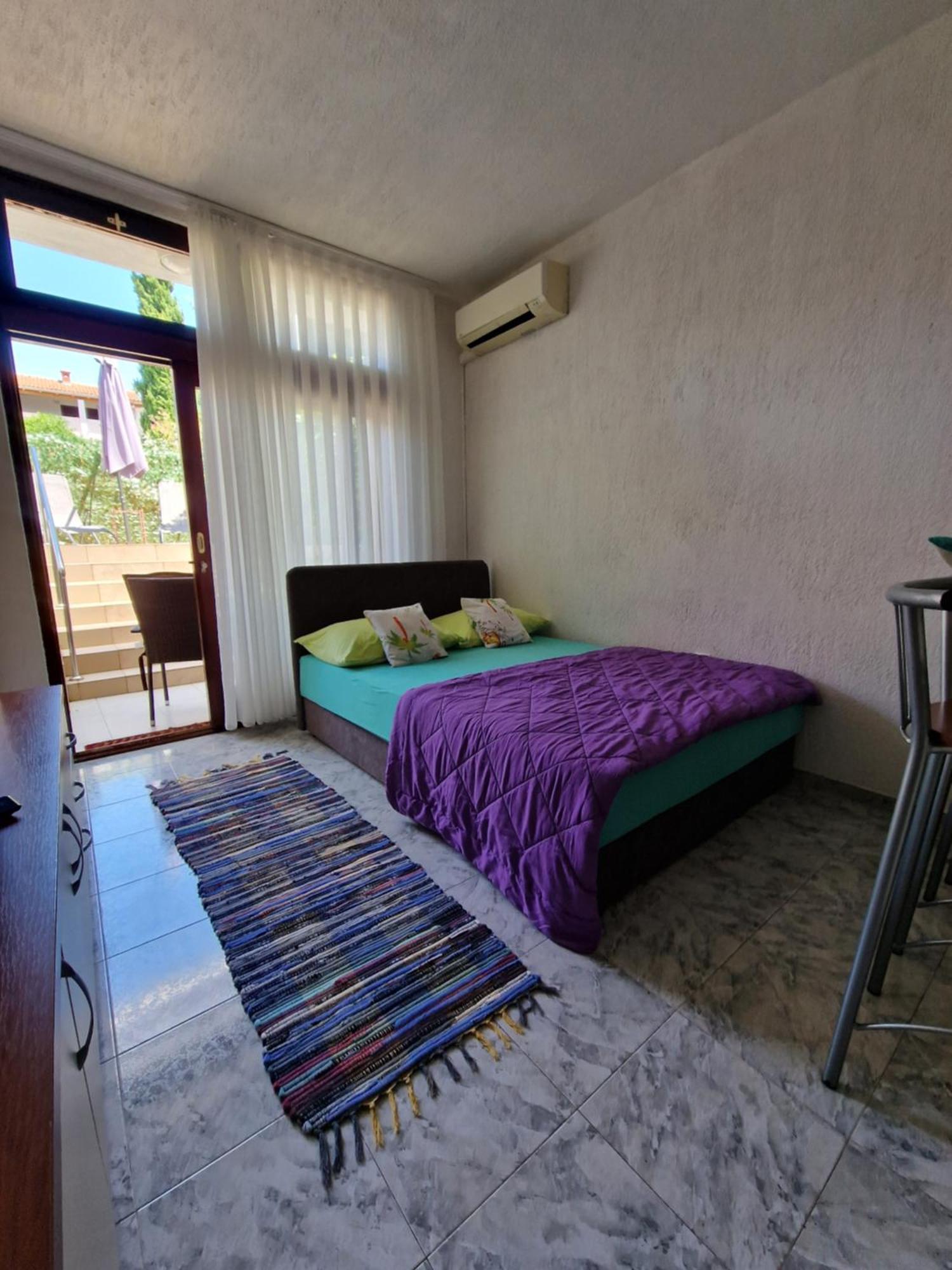 Apartments Vesna Pinezići Buitenkant foto